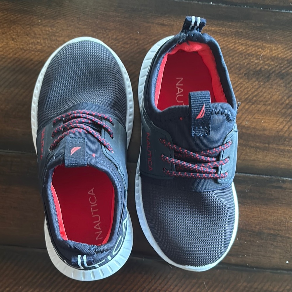 Nautica Navy with Red Trim Water Shoes (Toddler Size 9)